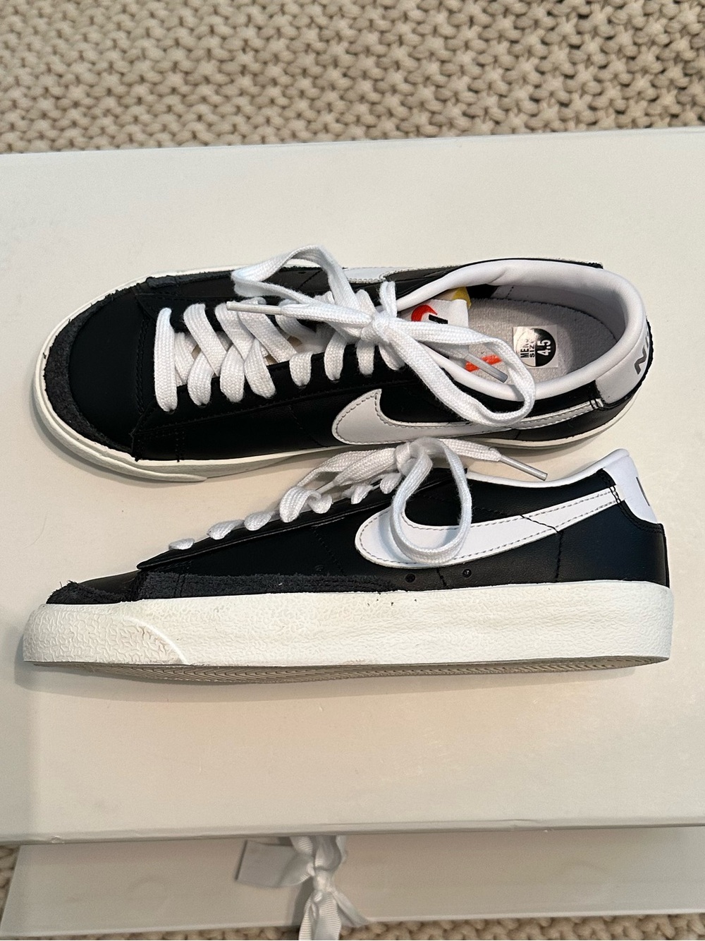 Nike Blazer Low '77 Men's Sneaker - Black/White